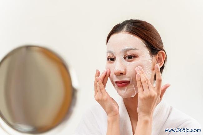 网上爆火的“以油养肤” 真的有用吗 保湿新趋势解析