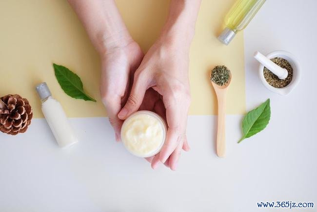 网上爆火的“以油养肤” 真的有用吗 保湿新趋势解析